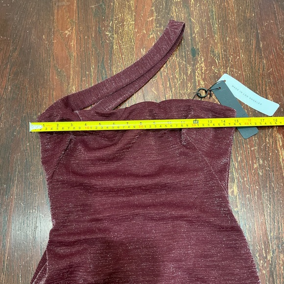 NWT Black Halo Vintea Sheath Red Metallic Dress - Picture 9 of 12